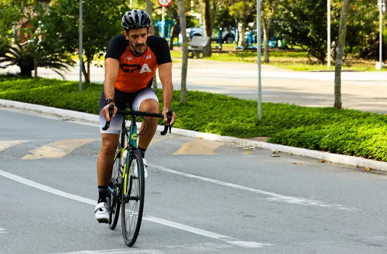 Equipamentos de triathlon para iniciantes: o que realmente importa para começar