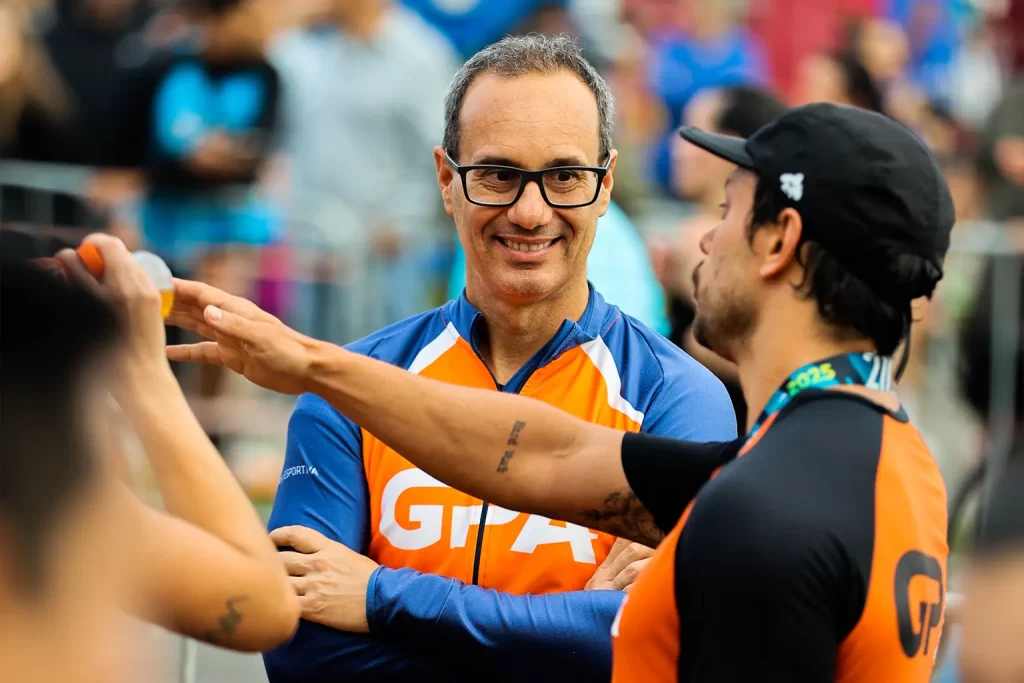 Uma planilha de corrida pronta não conta com feedback do treinador