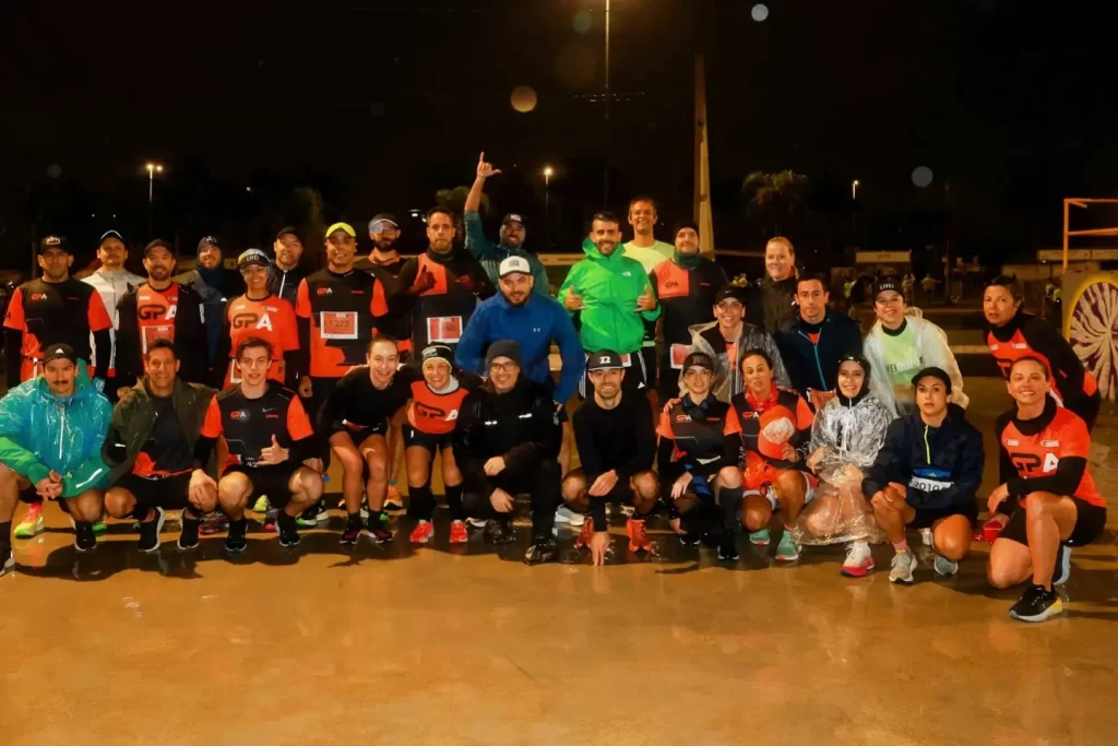 Equipe da GPA Assessoria presente na Live! Run XP Florianópolis de 2024 mesmo com chuva